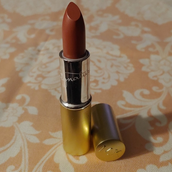 Mary Kay apricot glaze lip color